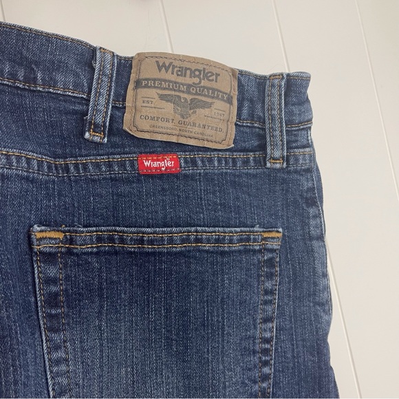 Wrangler Relaxed Fit Jeans 36x32 - Picture 6 of 10